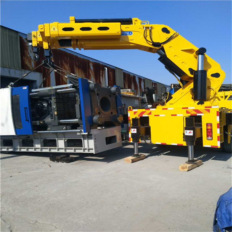 鹰潭 大吨位折臂吊出租费用解析：一小时租赁多少钱