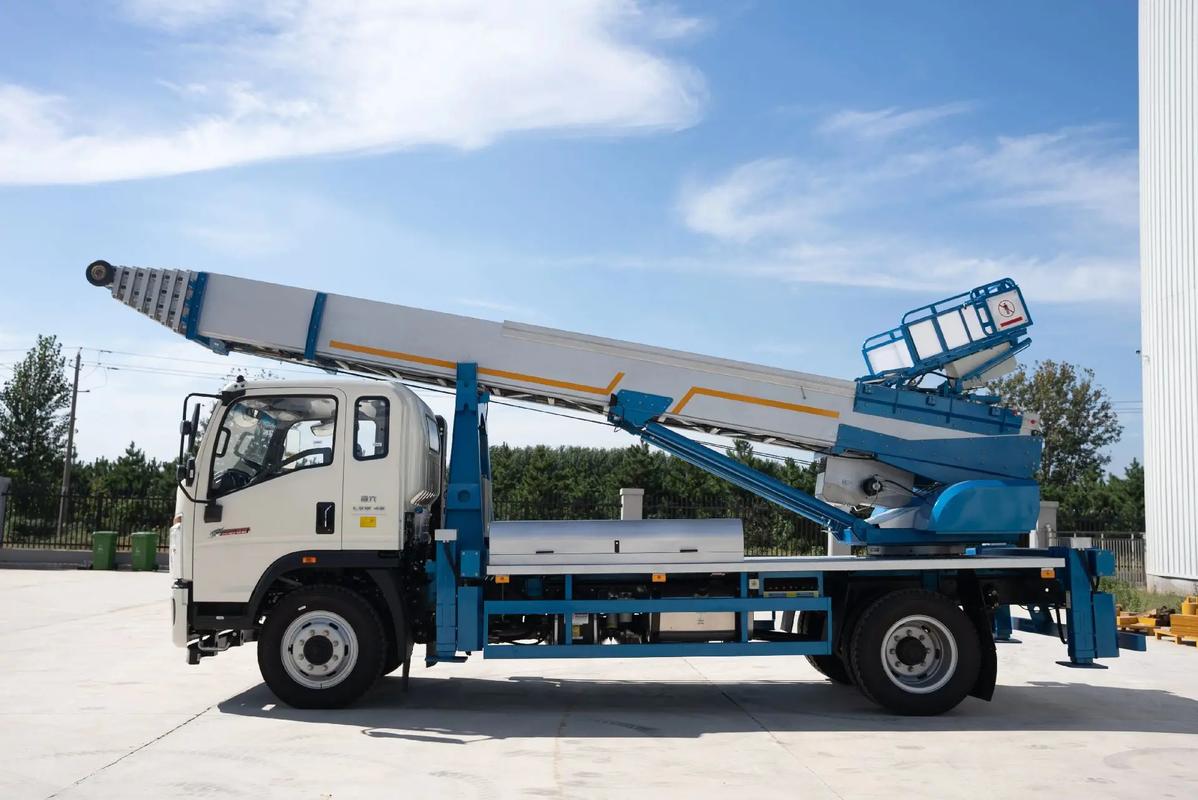 鹰潭云梯上料车租赁费用